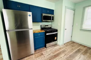 121 N West St, Gibson City, IL 60936 - Photo 5