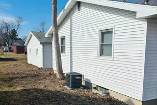 121 N West St, Gibson City, IL 60936 - Photo 19