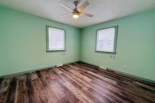 121 N West St, Gibson City, IL 60936 - Photo 11