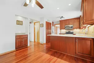 425 Cambridge Ave, Elburn, IL 60119 - Photo 9