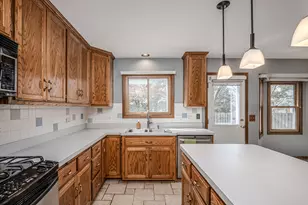 1447 Baldwin Ct, Naperville, IL 60565 - Photo 3