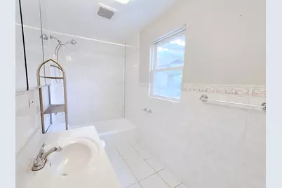 1634 W Huron Street #2R, Chicago, IL 60622 - Photo 11