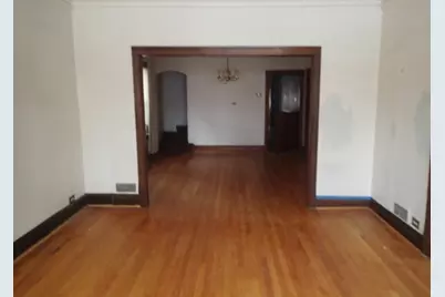 4927 W Waveland Avenue, Chicago, IL 60641 - Photo 3