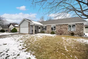 375 Meadows N Rd, Bourbonnais, IL 60914 - Photo 15