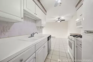 1198 Royal Glen Dr, Glen Ellyn, IL 60137 - Photo 7