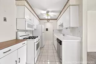 1198 Royal Glen Dr, Glen Ellyn, IL 60137 - Photo 9