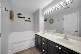 31603 Kline Cir, Warrenville, IL 60555 - Photo 25