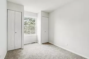 8 Wildwood Ln, Bolingbrook, IL 60440 - Photo 9