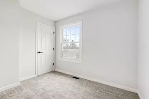 8 Wildwood Ln, Bolingbrook, IL 60440 - Photo 11