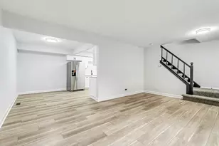 8 Wildwood Ln, Bolingbrook, IL 60440 - Photo 5