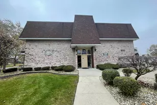 3235 S Manor Dr, Lansing, IL 60438 - Photo 1