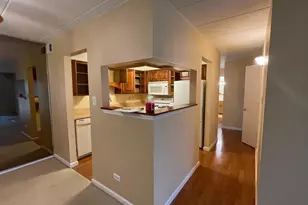 3235 S Manor Dr, Lansing, IL 60438 - Photo 9