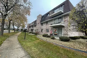 3235 S Manor Dr, Lansing, IL 60438 - Photo 3