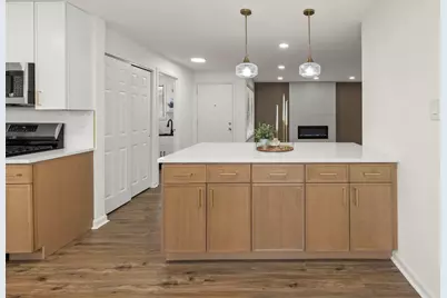 988 Chelsea Lane, Schaumburg, IL 60193 - Photo 7