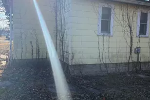 365 S 2nd St, Livingston, IL 62058 - Photo 5