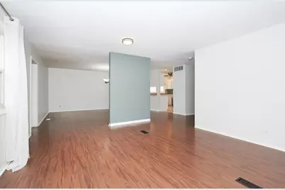 1665 Chippendale Road, Hoffman Estates, IL 60169 - Photo 5