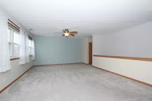 1665 Chippendale Rd, Hoffman Estates, IL 60169 - Photo 19