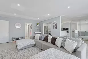 827 E 194th St, Glenwood, IL 60425 - Photo 3