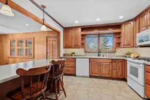 1210 Wing Ave, Saint Charles, IL 60174 - Photo 9