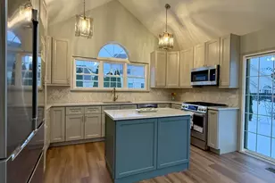 36230 N Old Creek Ct, Gurnee, IL 60031 - Photo 7