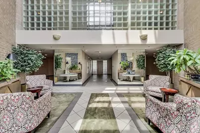 170 Manchester Drive #306, Buffalo Grove, IL 60089 - Photo 3