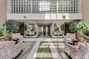 170 Manchester Dr, Buffalo Grove, IL 60089 - Photo 3