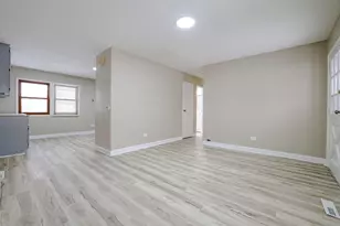 311 W Kennedy Dr, Streamwood, IL 60107 - Photo 3