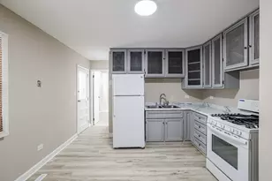 311 W Kennedy Dr, Streamwood, IL 60107 - Photo 9