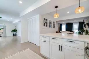 4990 Rochester Dr, Hoffman Estates, IL 60010 - Photo 9