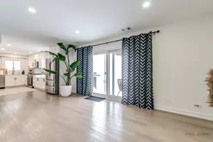 4990 Rochester Dr, Hoffman Estates, IL 60010 - Photo 13