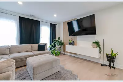 4990 Rochester Drive, Hoffman Estates, IL 60010 - Photo 3