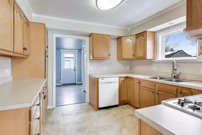 18219 W Big Oaks Road, Grayslake, IL 60030 - Photo 7