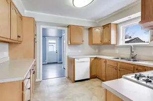 18219 W Big Oaks Rd, Grayslake, IL 60030 - Photo 7