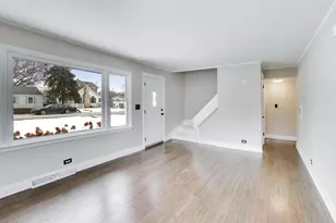 18219 W Big Oaks Rd, Grayslake, IL 60030 - Photo 5