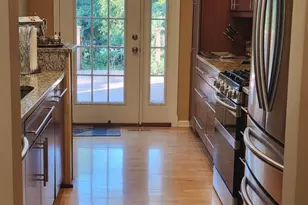 700 N Lakeside Dr, Vernon Hills, IL 60061 - Photo 5