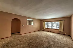 212 W McKinley St, Milford, IL 60953 - Photo 3