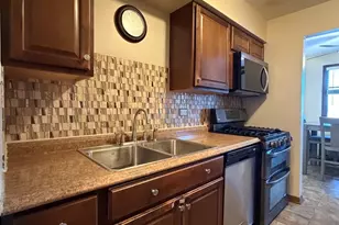 15723 Peggy Ln, Oak Forest, IL 60452 - Photo 9