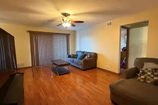 15723 Peggy Ln, Oak Forest, IL 60452 - Photo 5