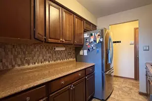 15723 Peggy Ln, Oak Forest, IL 60452 - Photo 7