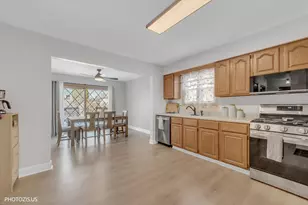 314 Maple Ln, Round Lake, IL 60073 - Photo 17