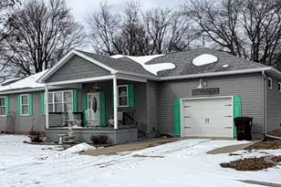 200 N Henderson St, Kenney, IL 61749 - Photo 3