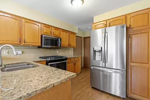 15534 Whitehall Ln, Orland Park, IL 60462 - Photo 5