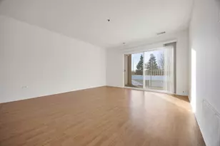 881 N Swift Rd, Addison, IL 60101 - Photo 9