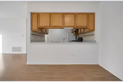 881 N Swift Road #203, Addison, IL 60101 - Photo 7