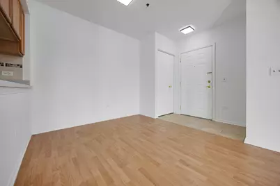 881 N Swift Road #203, Addison, IL 60101 - Photo 5