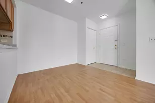 881 N Swift Rd, Addison, IL 60101 - Photo 5