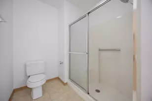 881 N Swift Rd, Addison, IL 60101 - Photo 19