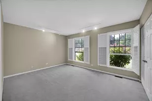 933 Shambliss Ln, Buffalo Grove, IL 60089 - Photo 15