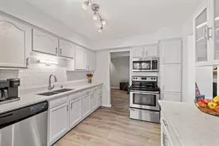 1420 Stonebridge Trail, Wheaton, IL 60189 - Photo 5