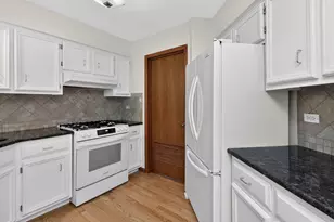 12233 S Dogwood Ln, Palos Heights, IL 60463 - Photo 11